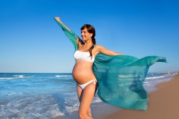 Maiôs e biquínis para grávidas