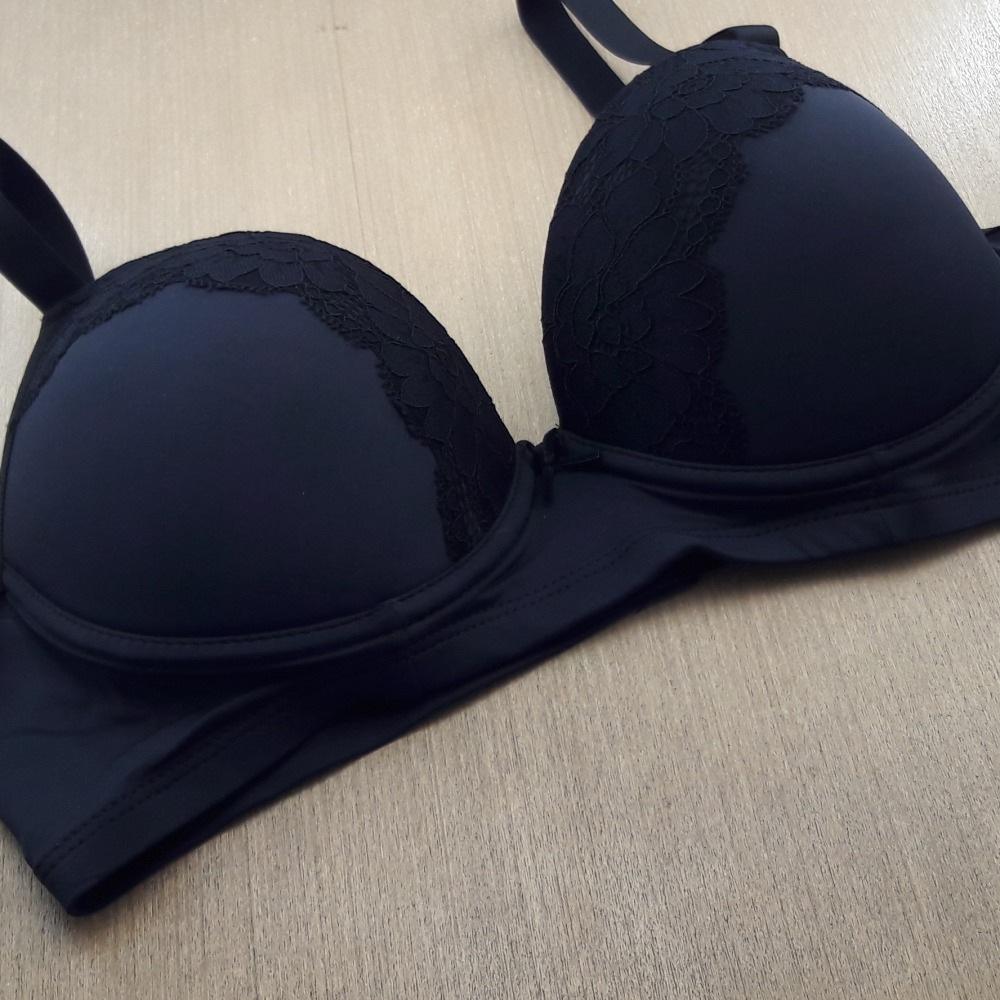 Sutiã Plus Size Microfibra e Renda Preto Sutiã Plus Size Microfibra e Renda Preto