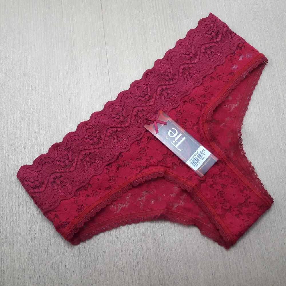 Calcinha em Renda  Vinho