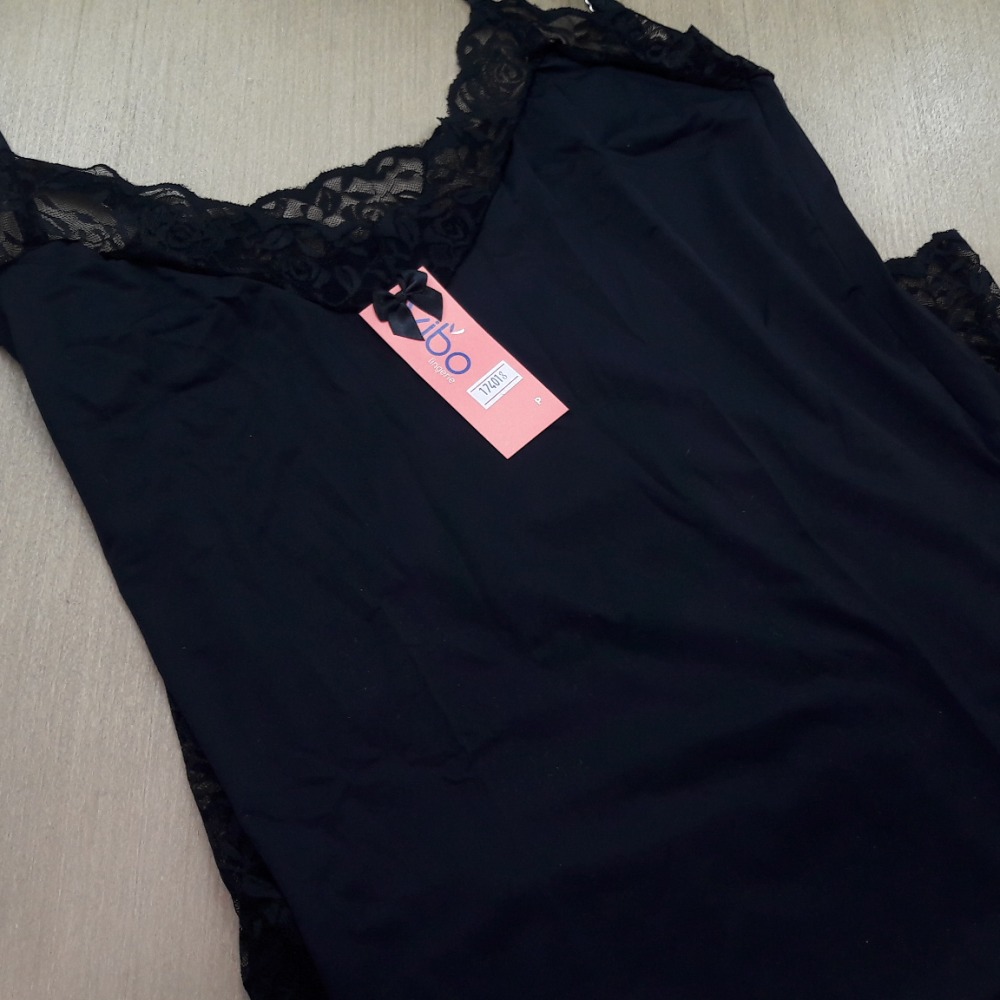 Camisola Renda Decote e Barra Preto