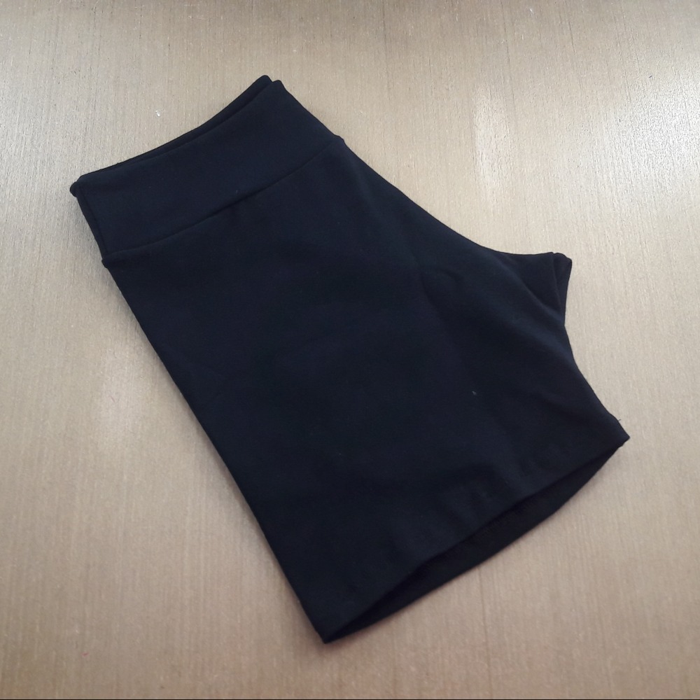Short Curto Algodo Preto