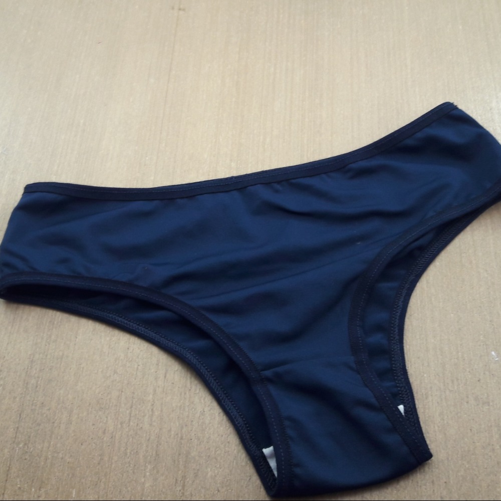 Calcinha Bsica em Microfibra de Polister Azul Marinho