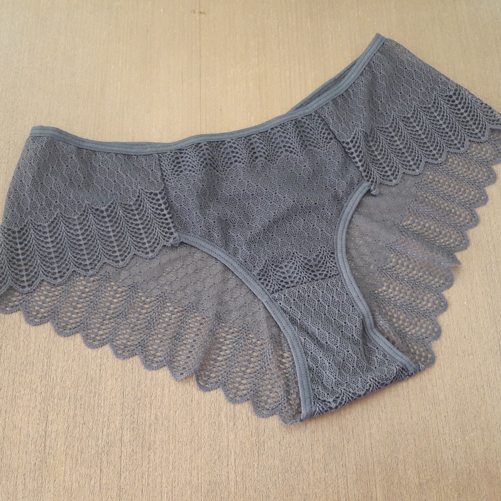 Calcinha de Renda Chumbo