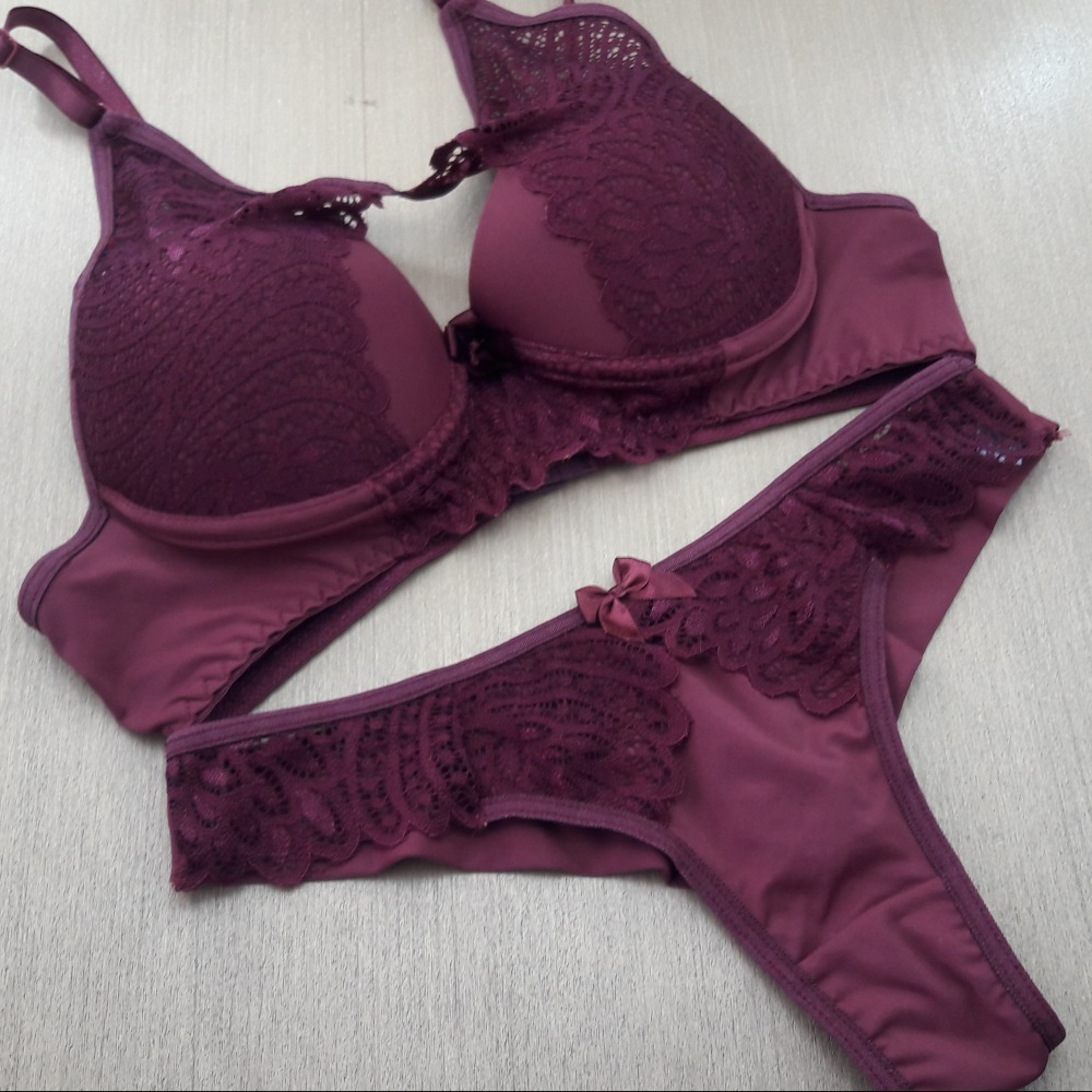 Conjunto Decote Vinho