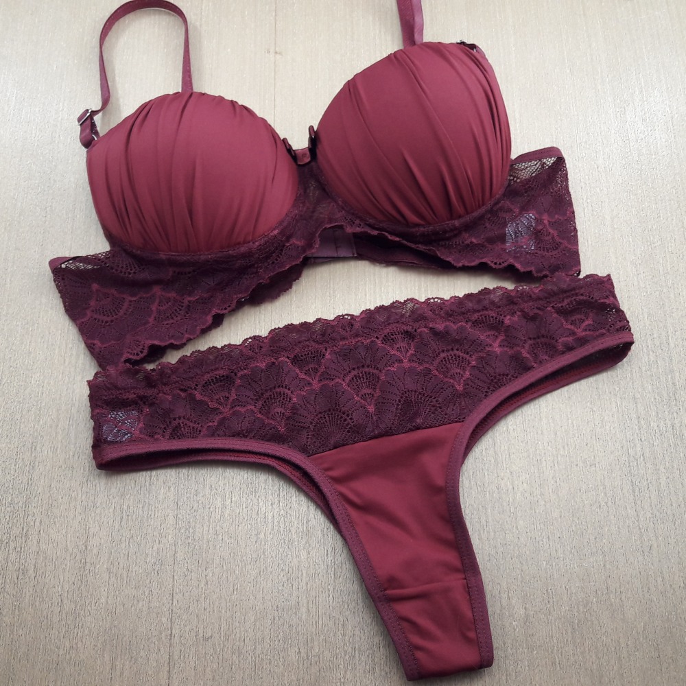 Conjunto Alexia Vinho