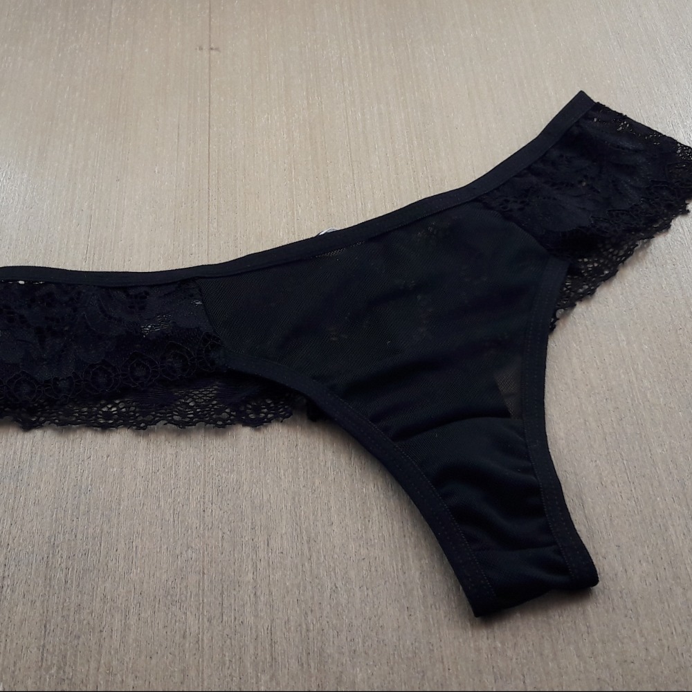 Tanga em Renda e Tule Preto