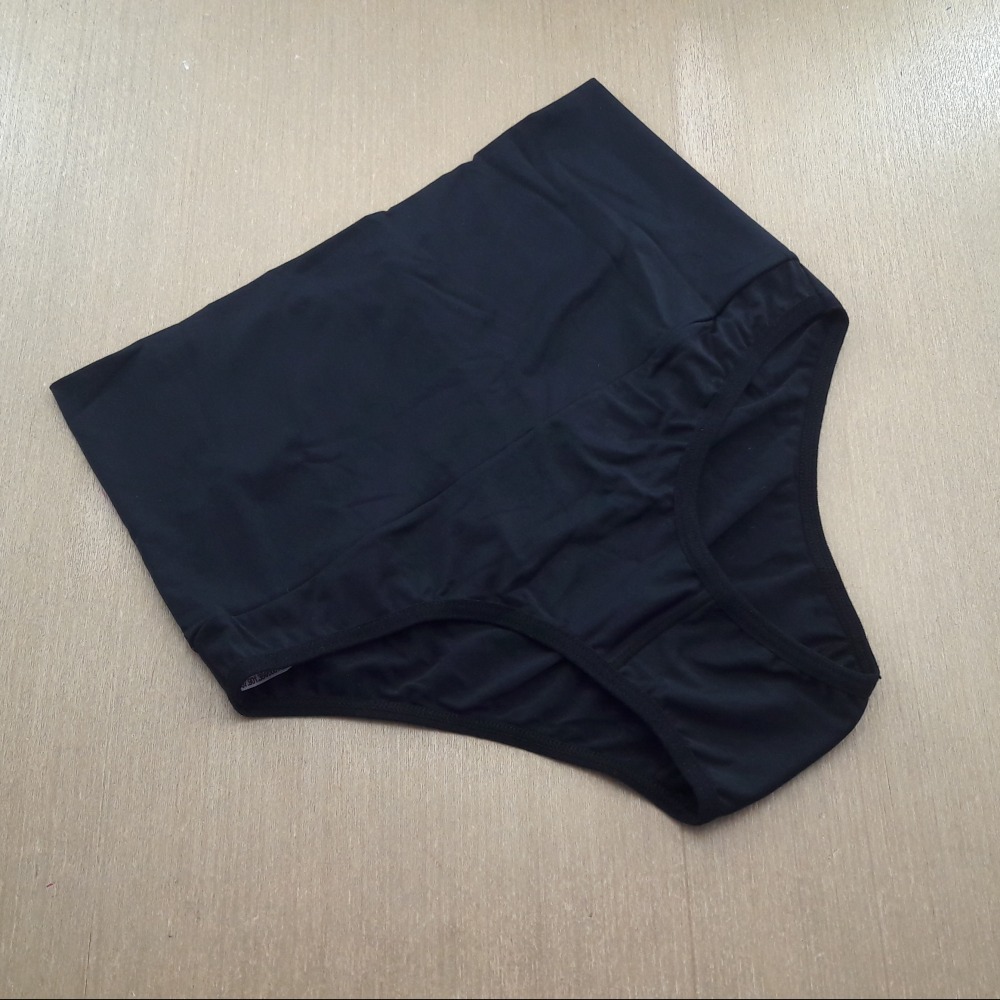 Cala Cs em Microfibra Preto