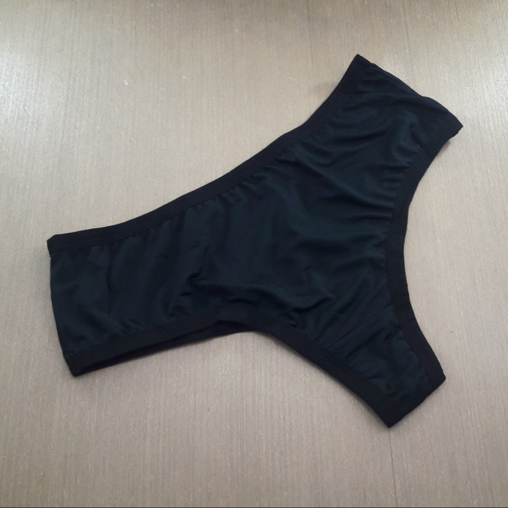 Calcinha Bsica Cavada Preto