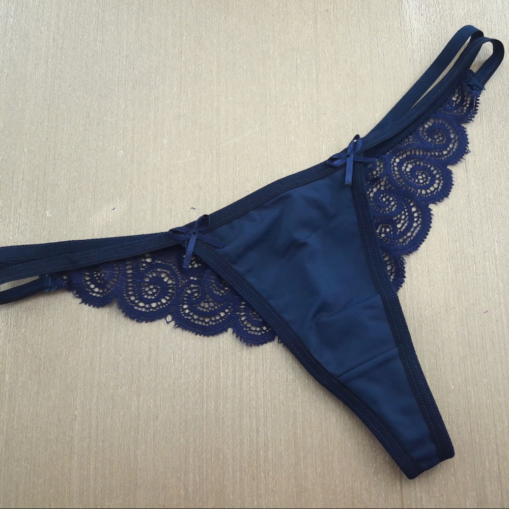 Tanga Fio Renda e Lao Azul Marinho