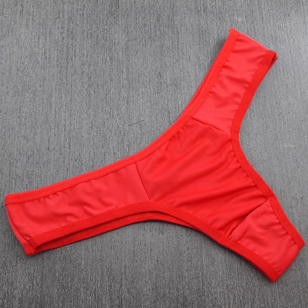 Tanga Bsica em Polister Vermelho