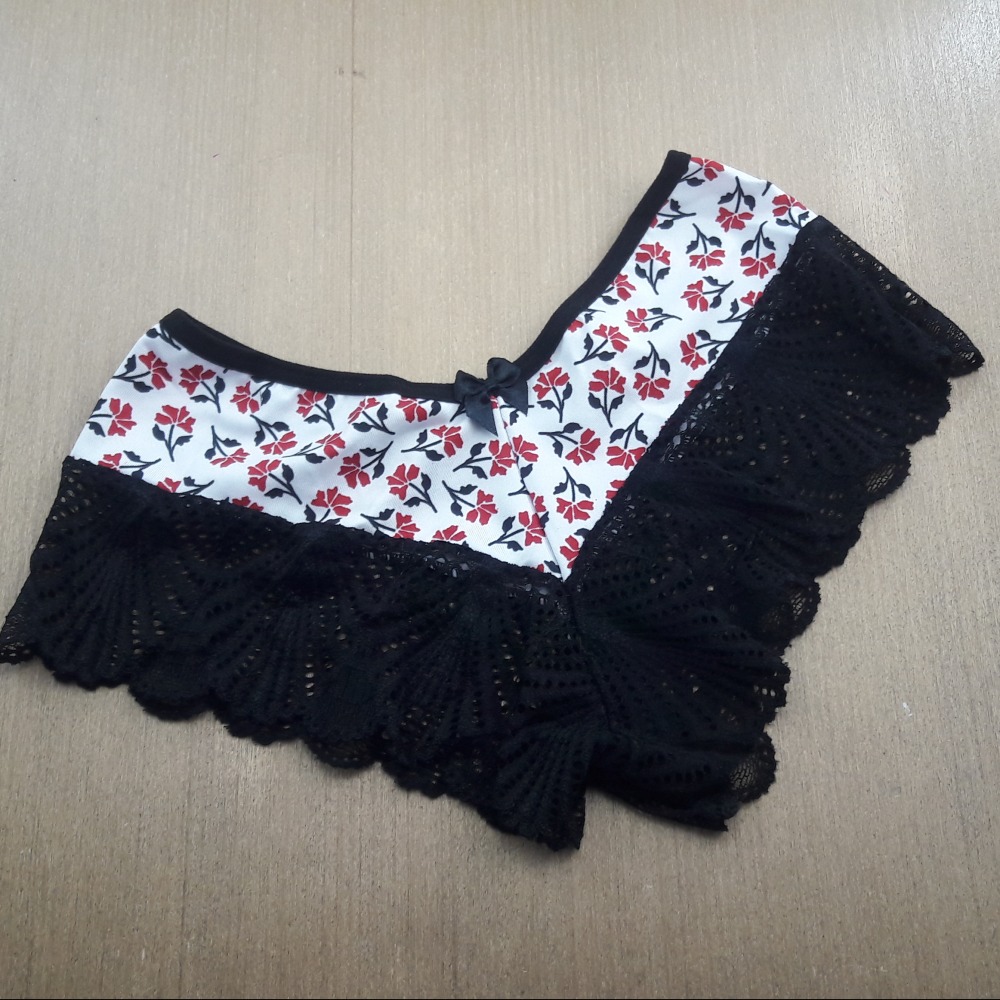 Caleon Eduarda Renda Preta/ Estampas Variadas