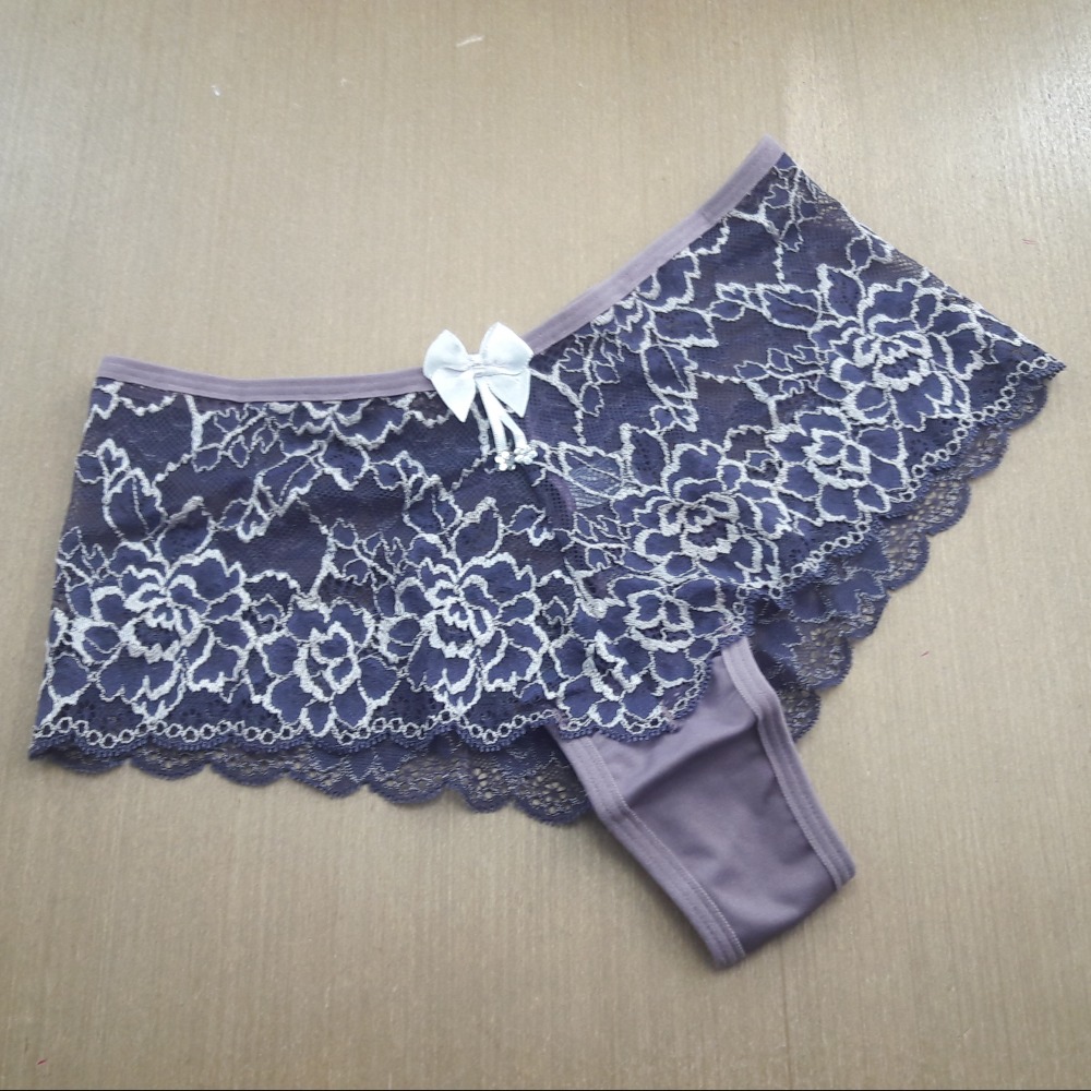 Calcinha Lyllys em Renda Orqudea/Branco