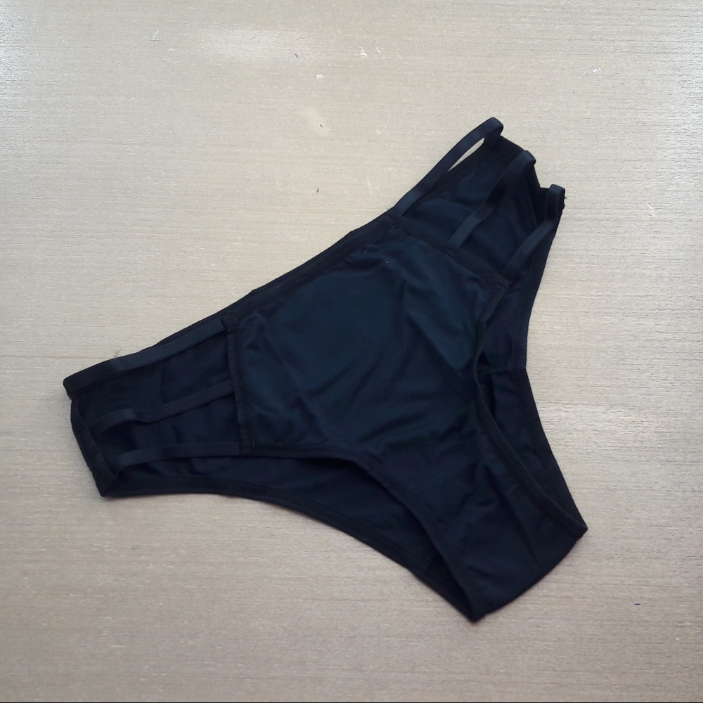 Calcinha Tiras Laterais Preto