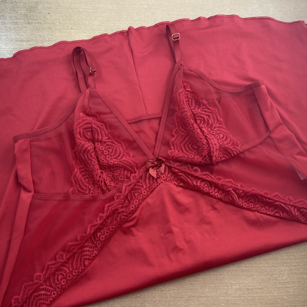 Camisola Plus Size Detalhe em Renda Rubi