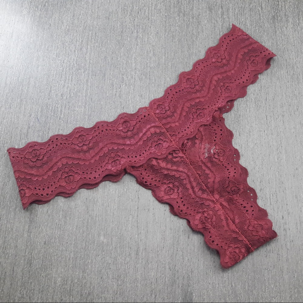 Tanga sem Vis em Renda Vinho