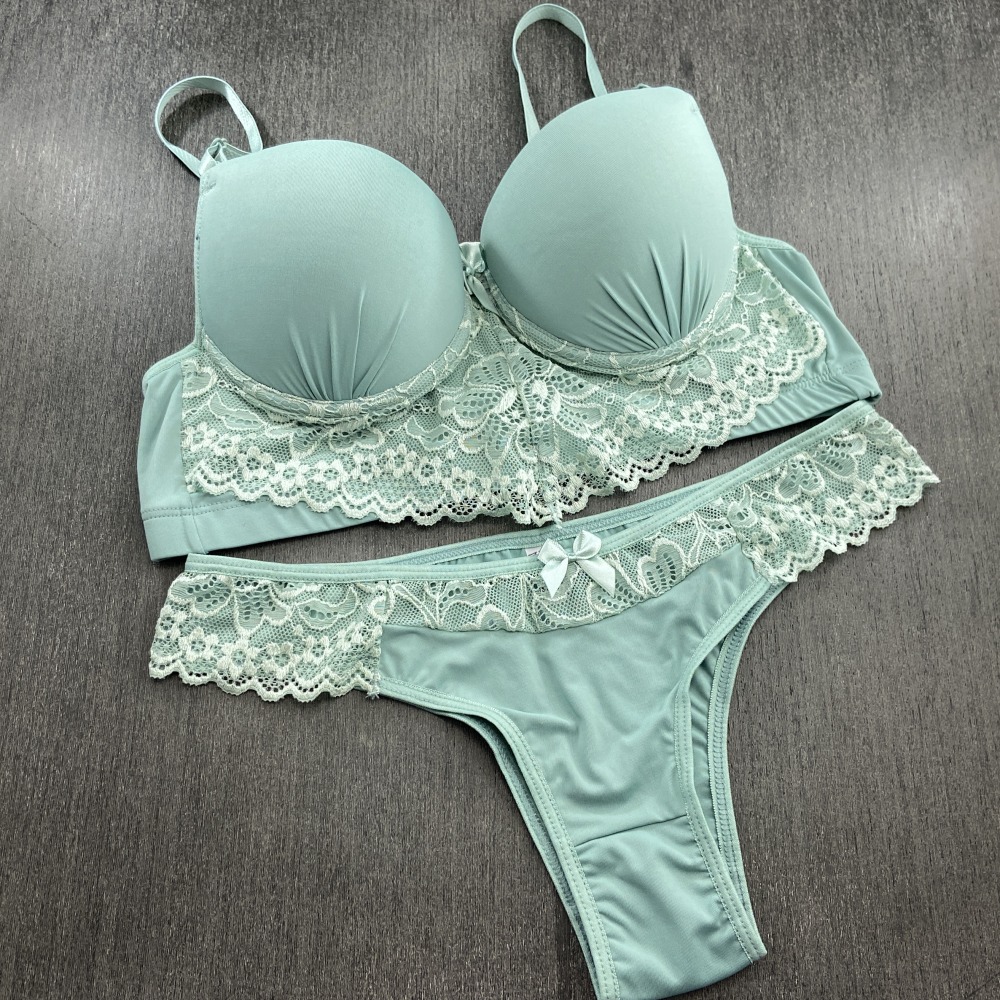 Conjunto com Bojo e Pala Larga Erva Doce