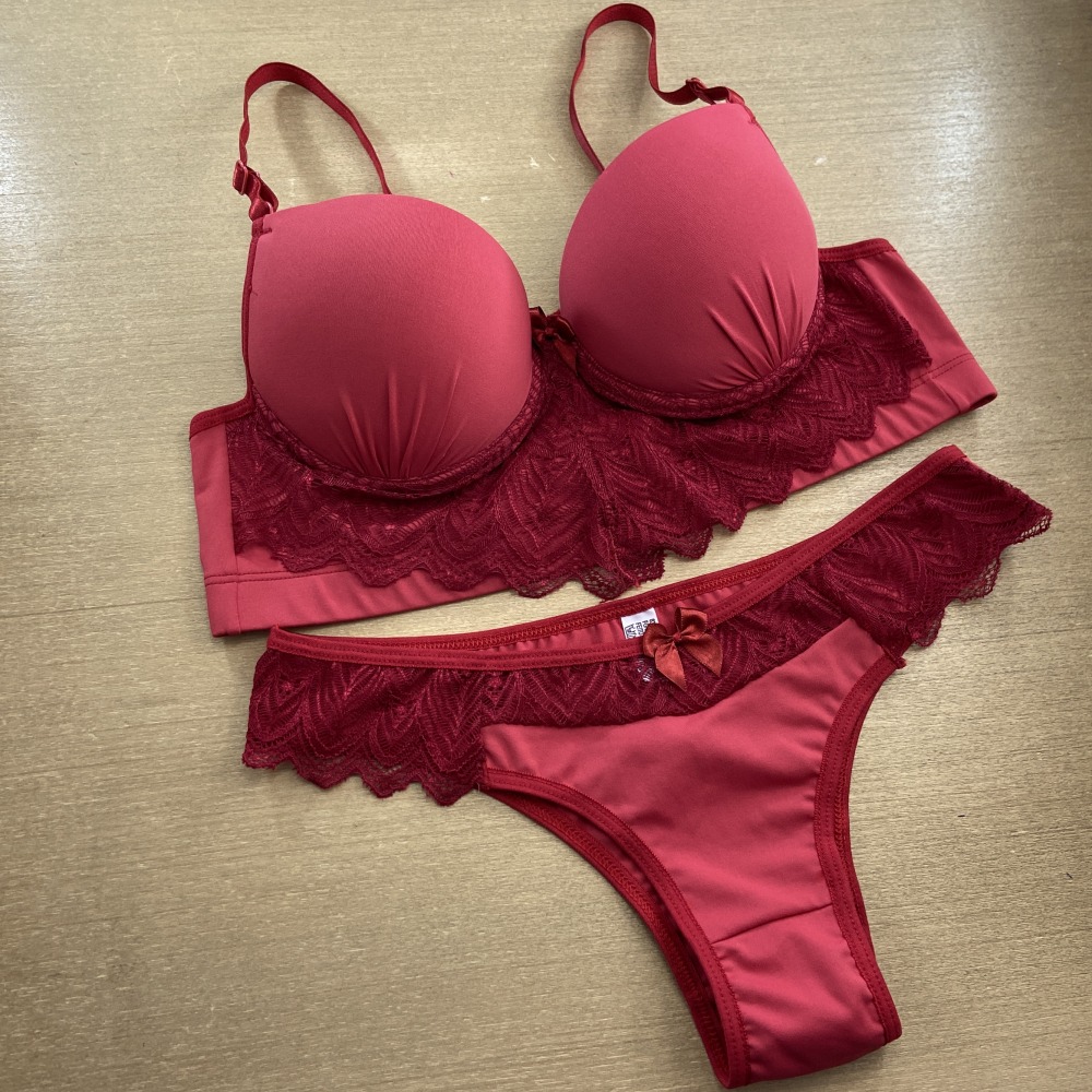 Conjunto com Bojo e Pala Larga Rubi