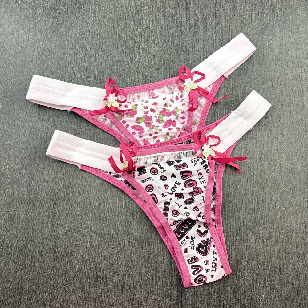 Tanga Bruna Viés Rosa Hera/ Estampa Variada Tanga Bruna Viés Rosa Hera/ Estampa Variada