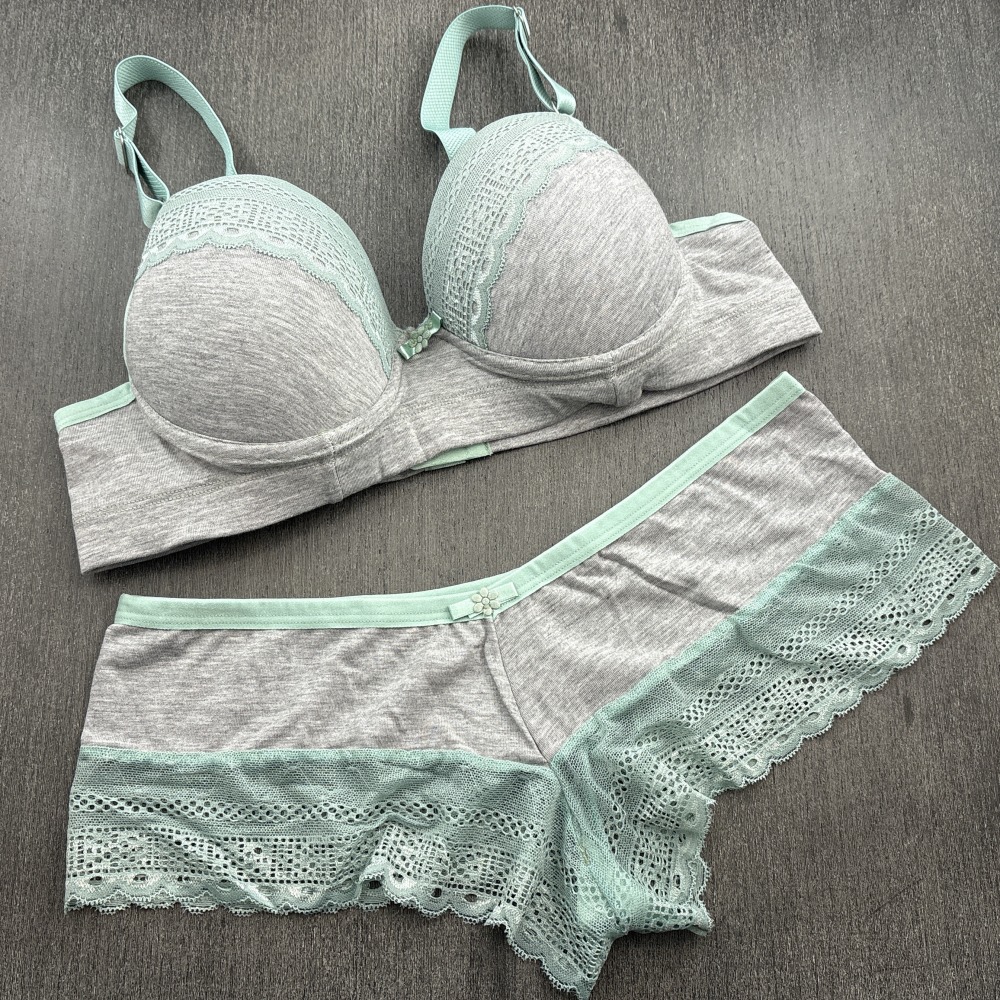 Conjunto com Bojo em Tecido Mescla e Renda Erva Doce