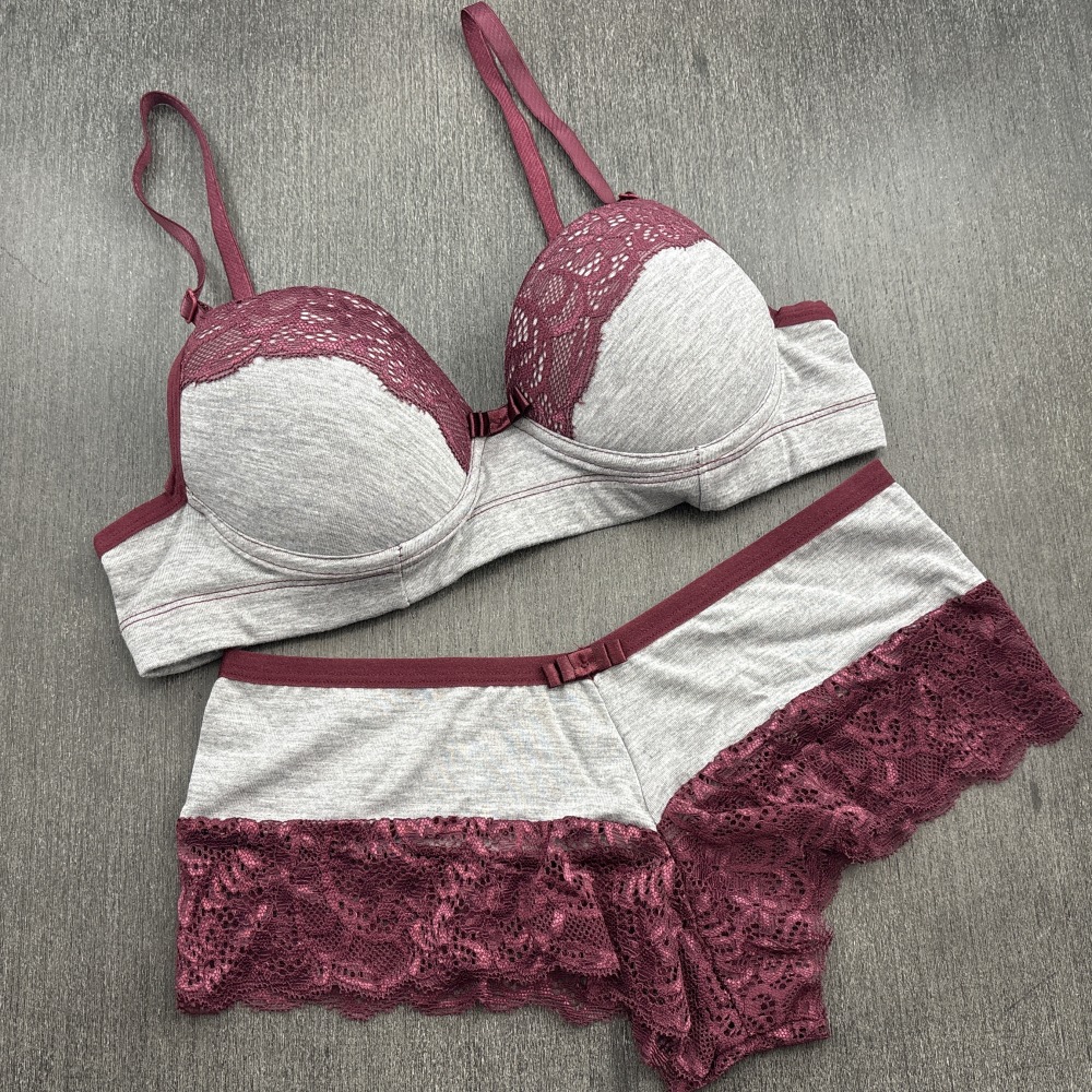 Conjunto com Bojo em Tecido Mescla e Renda Vinho