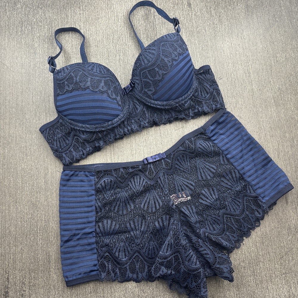 Conjunto Caleon com Bojo e Renda Azul Marinho