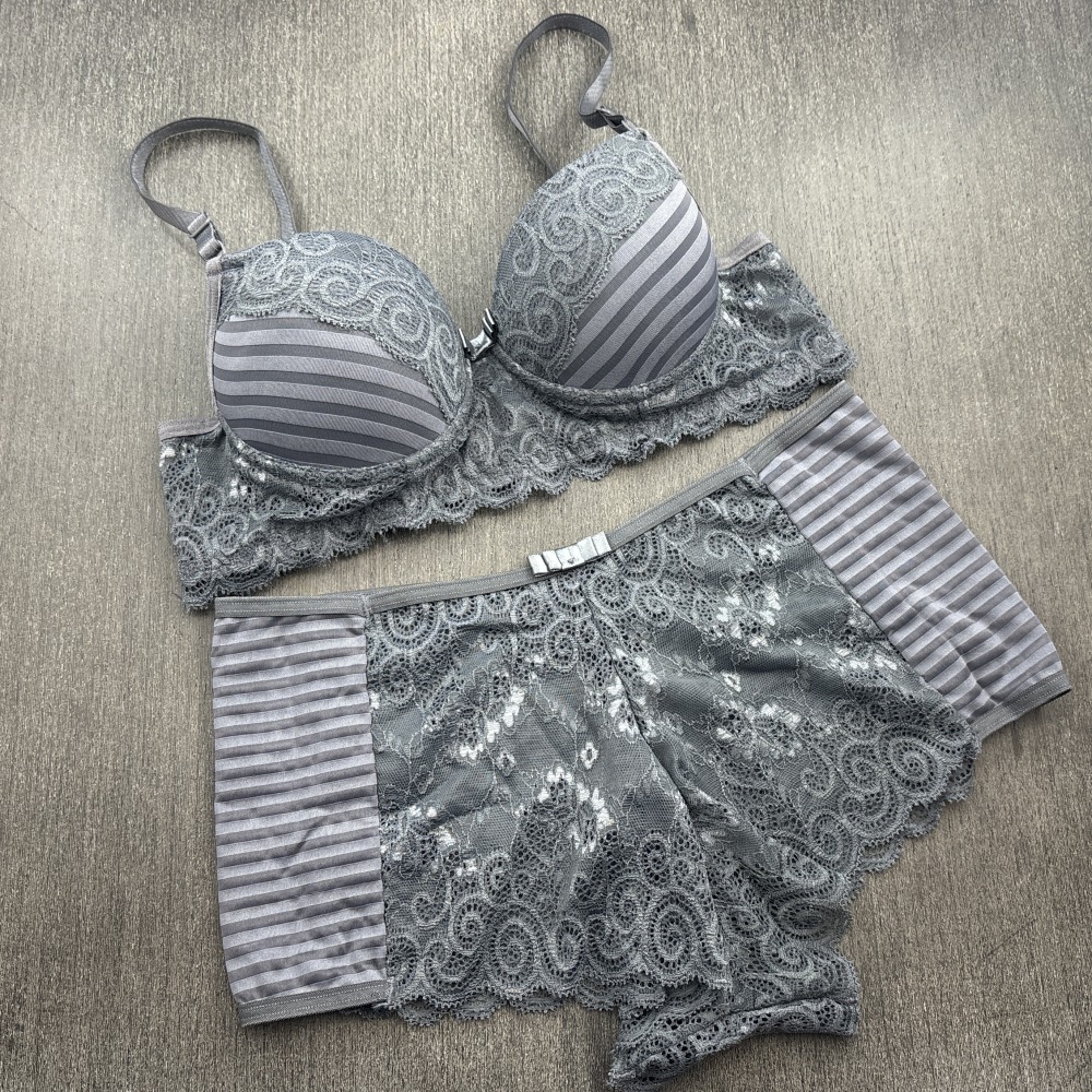 Conjunto Caleon com Bojo e Renda Chumbo