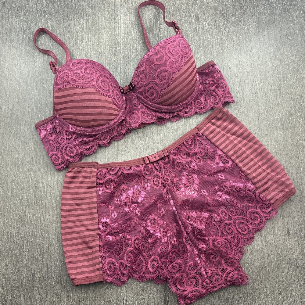 Conjunto Caleon com Bojo e Renda Vinho