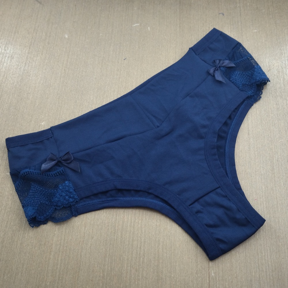 Cala Laura Detalhe em Renda Azul Marinho