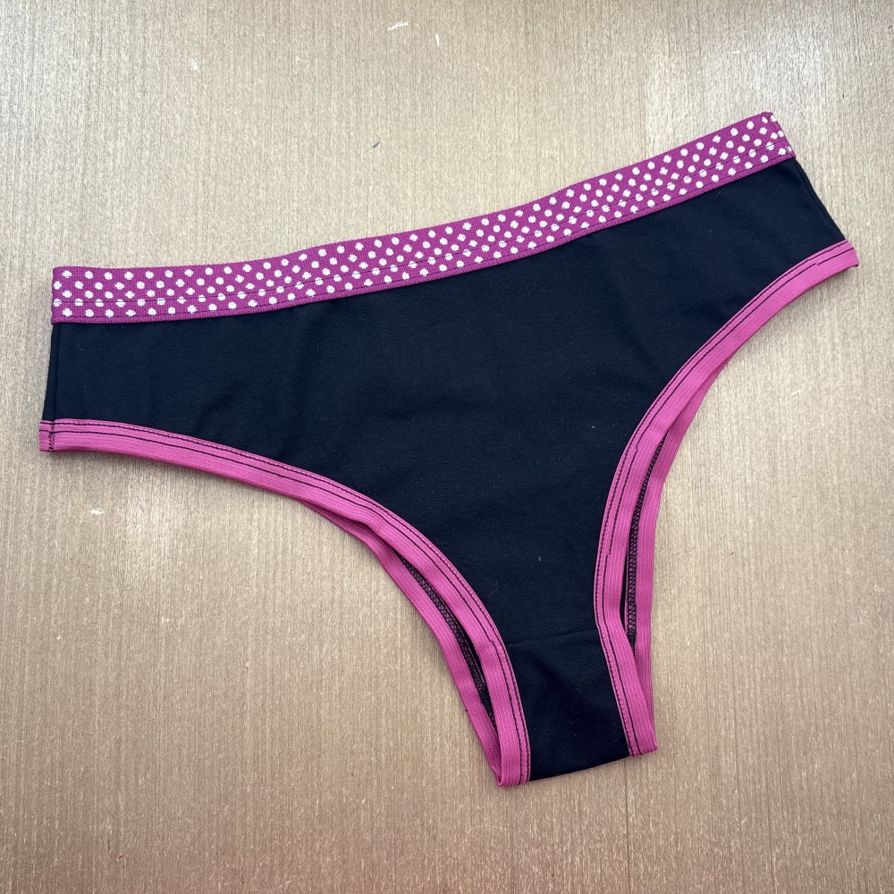 Calcinha de Cotton Liso Preto/Viés Fúcsia Calcinha de Cotton Liso Preto/Viés Fúcsia