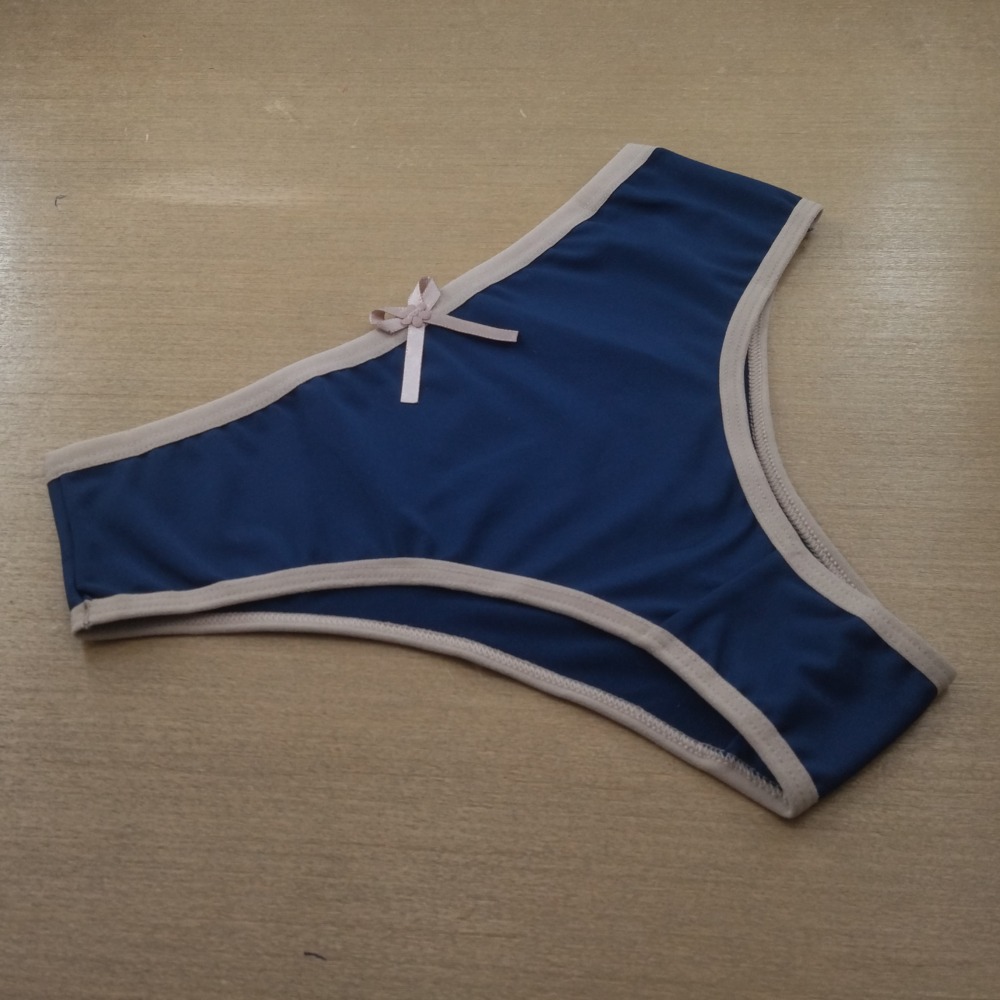 Calcinha em Microfibra Lisa Vi�s Chocolate/ Azul Marinho