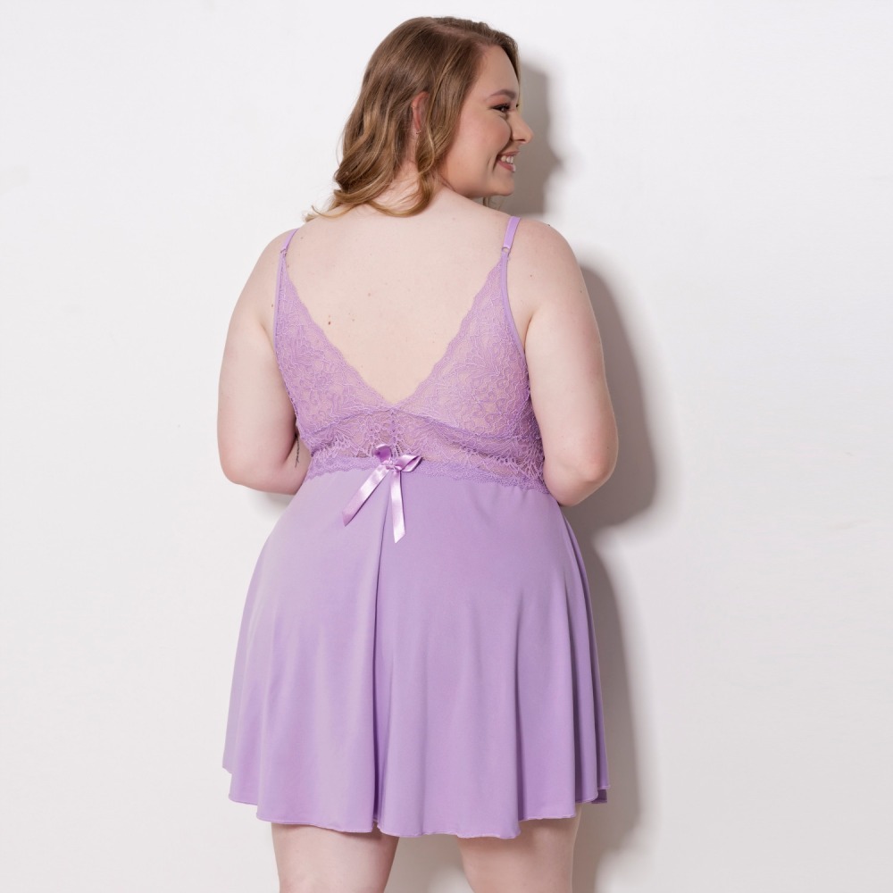 Camisola Sabrina Plus com Renda e Joia 