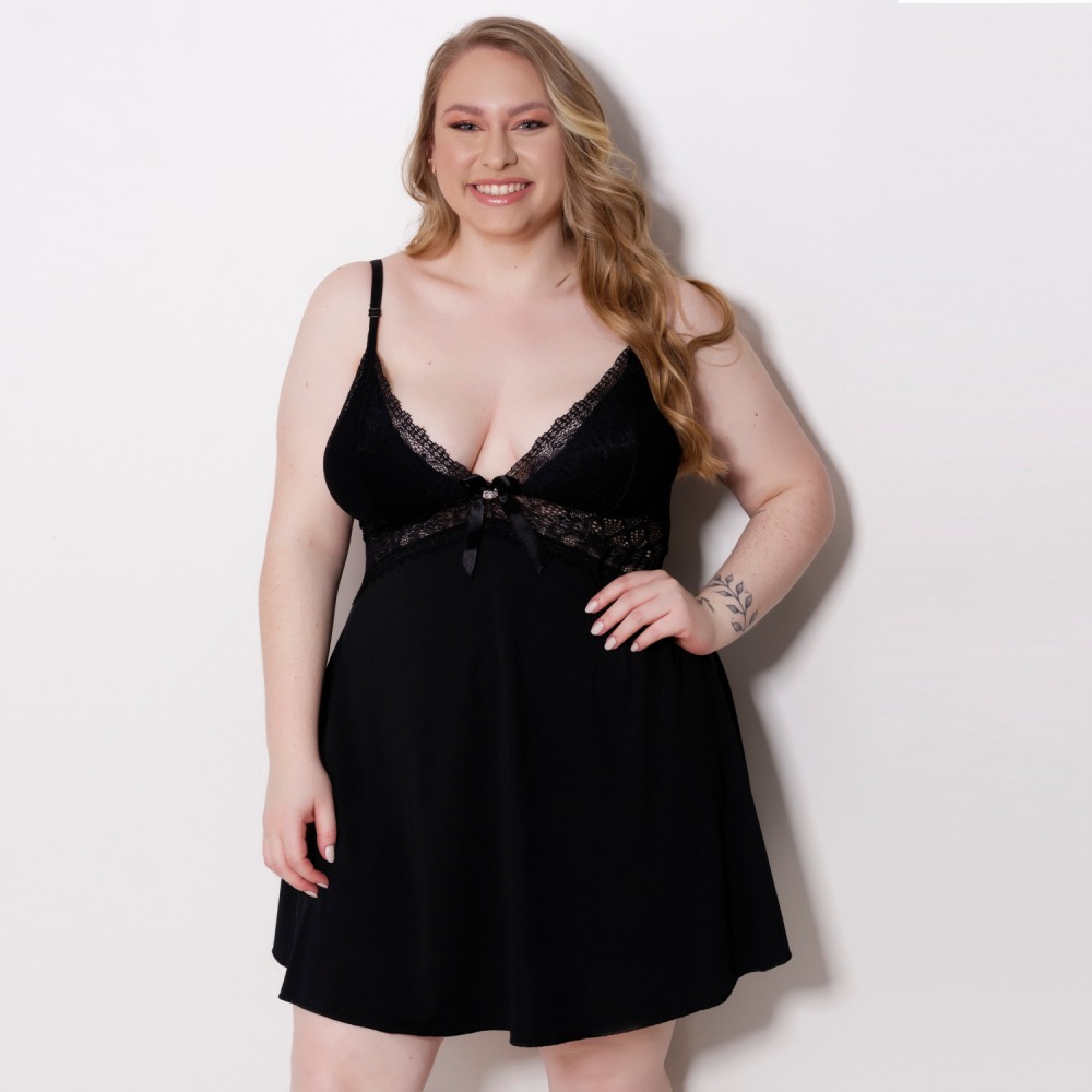 Camisola Sabrina Plus com Renda e Joia 