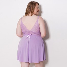 Camisola Sabrina Plus com Renda e Joia 