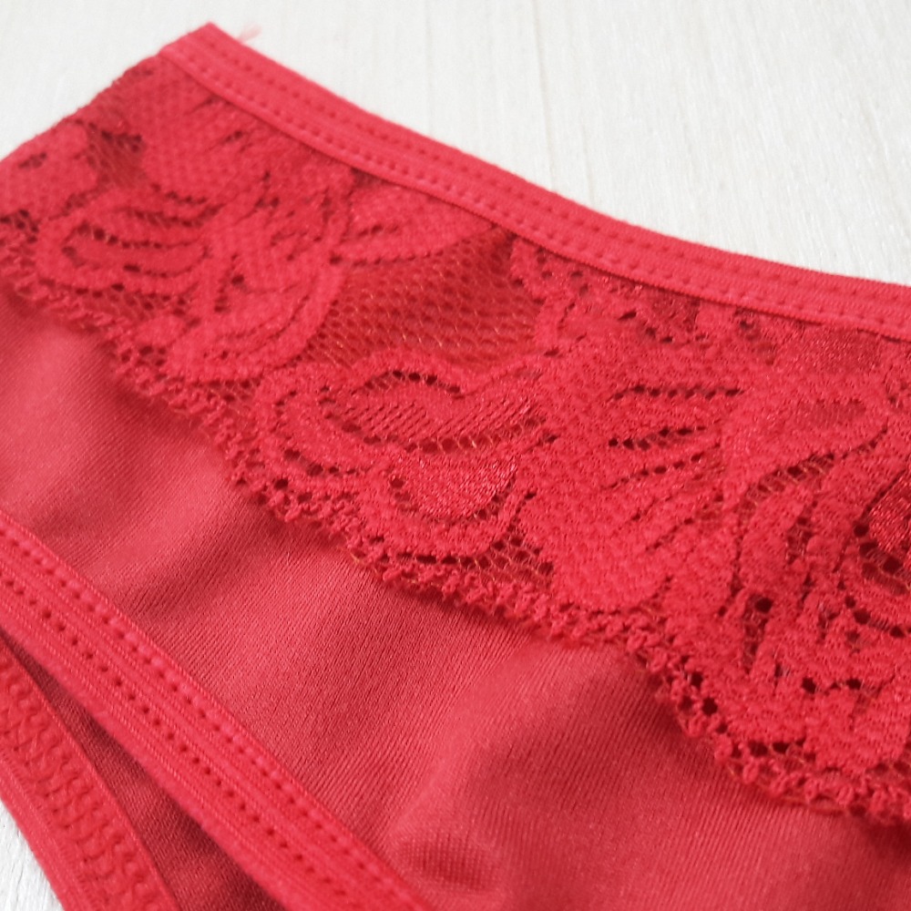 Calcinha em Poliamida com Detalhe em Renda e Lao