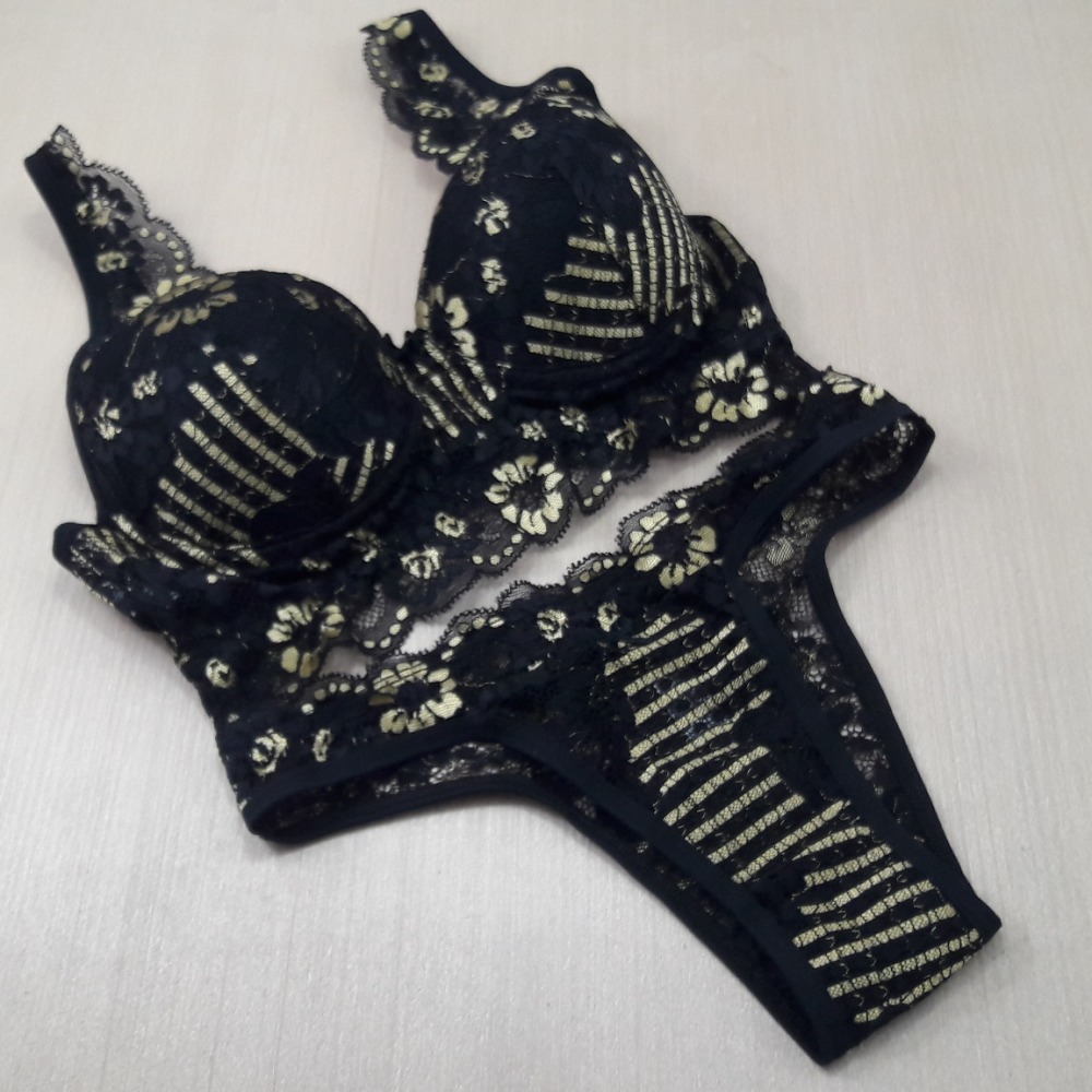 Conjunto Renda Dourada