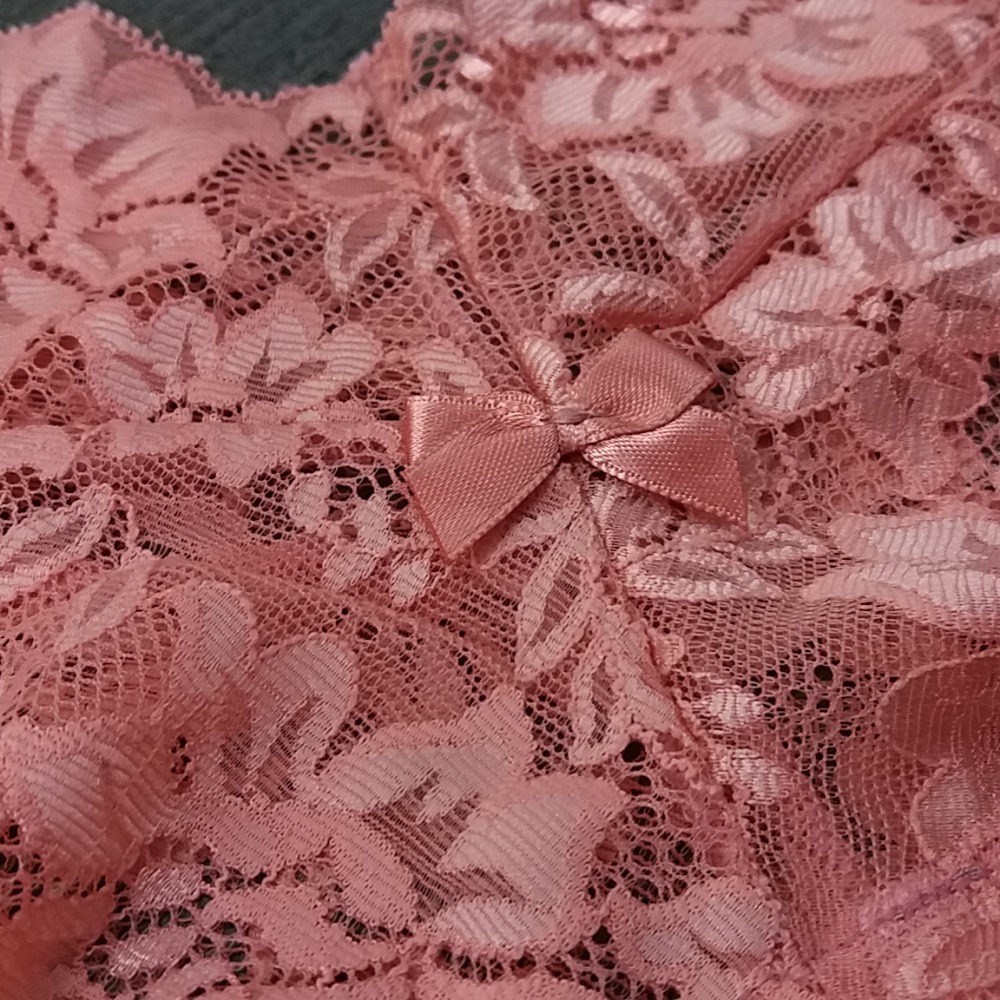 Tanga em Poliamida e Renda