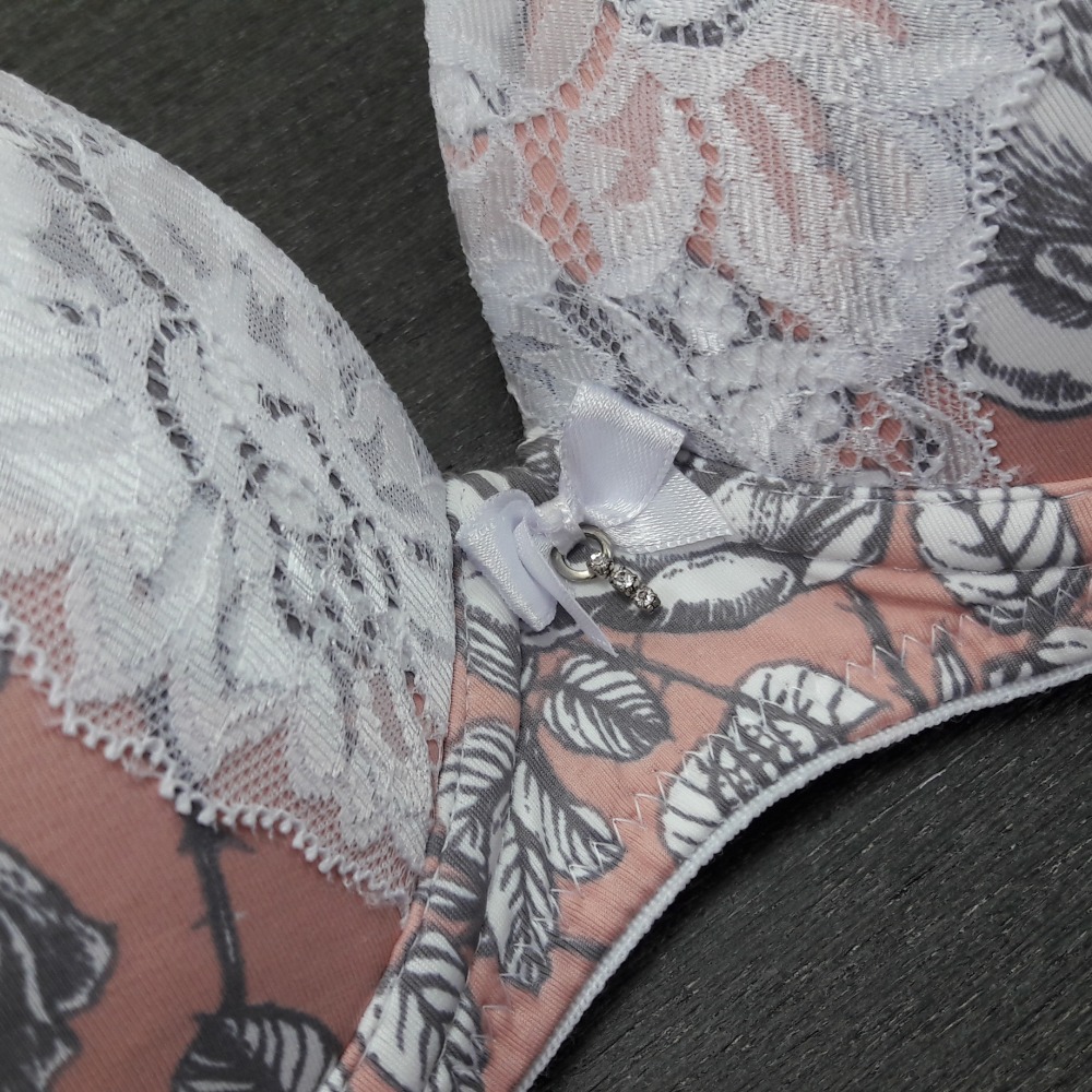 Conjunto com Renda Estampa Floral