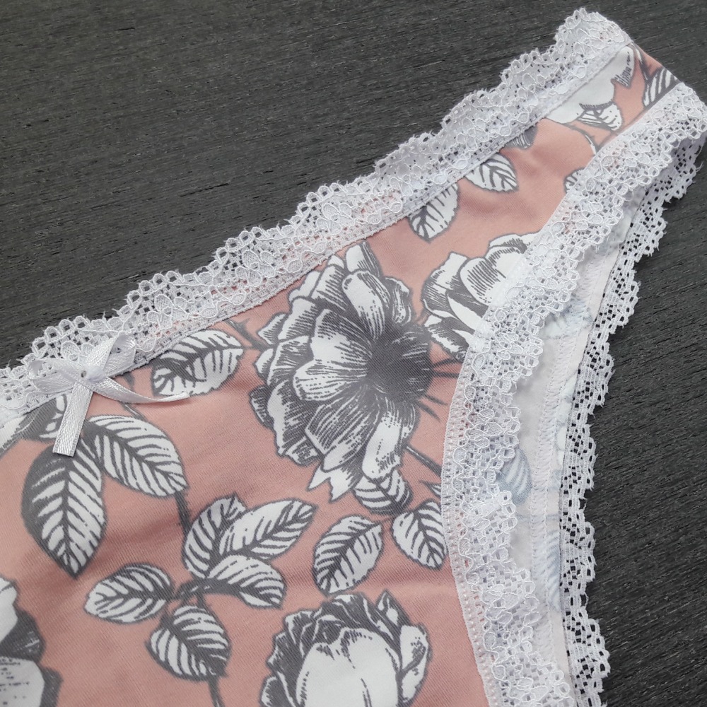 Conjunto com Renda Estampa Floral