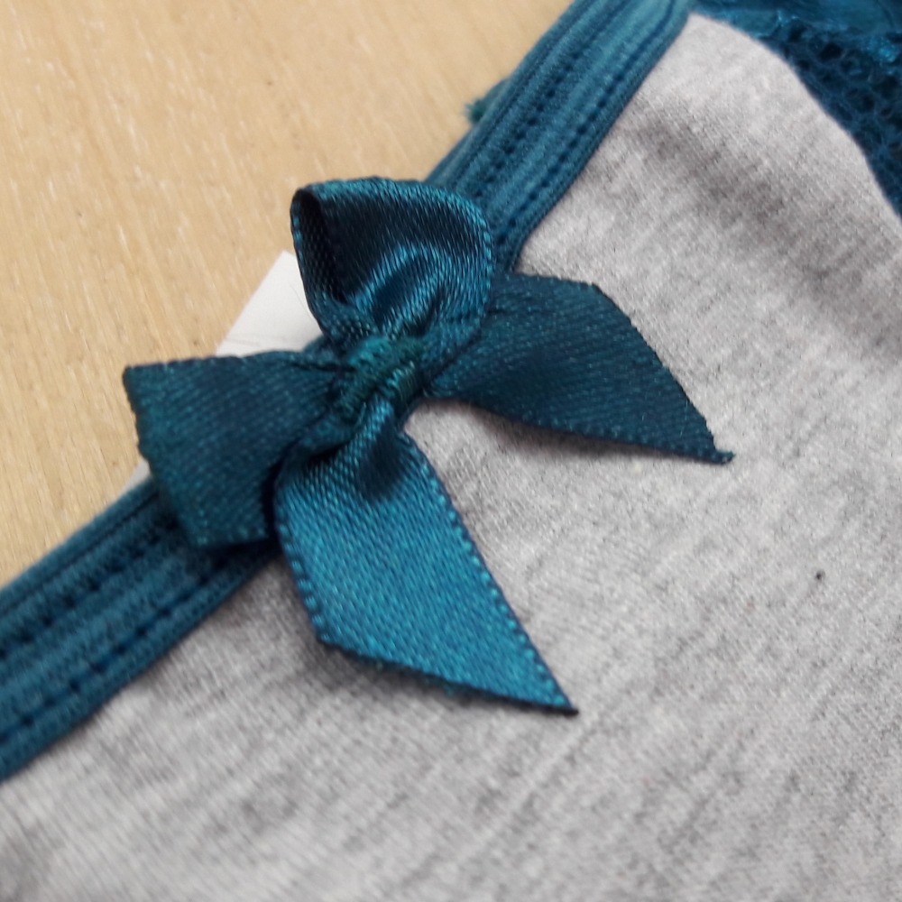 Calcinha em Cotton com Detalhe em Renda