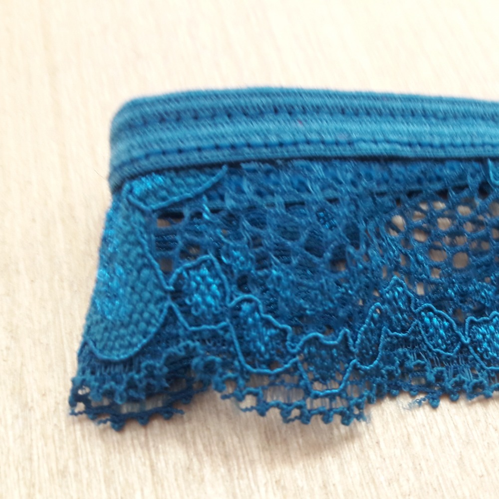 Calcinha em Cotton com Detalhe em Renda