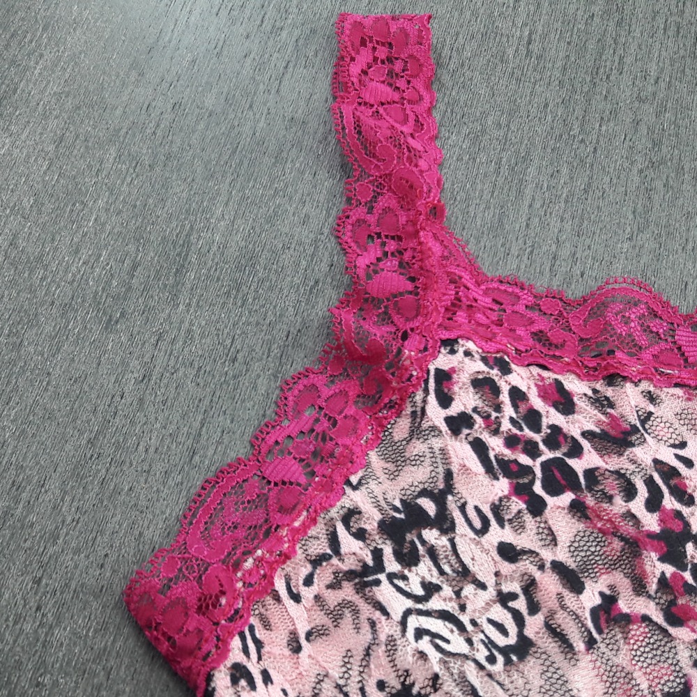 Camisete Com Caleon Em Renda 