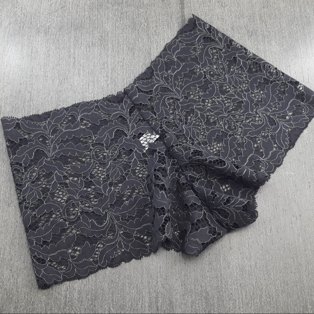 Camisete Com Caleon Em Renda 