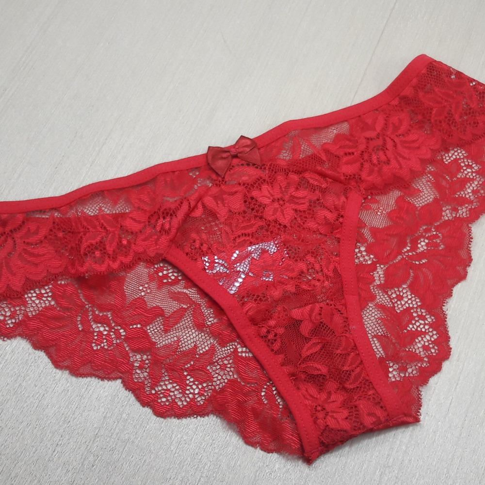 Conjunto Com Bojo Em Microfibra e Renda 