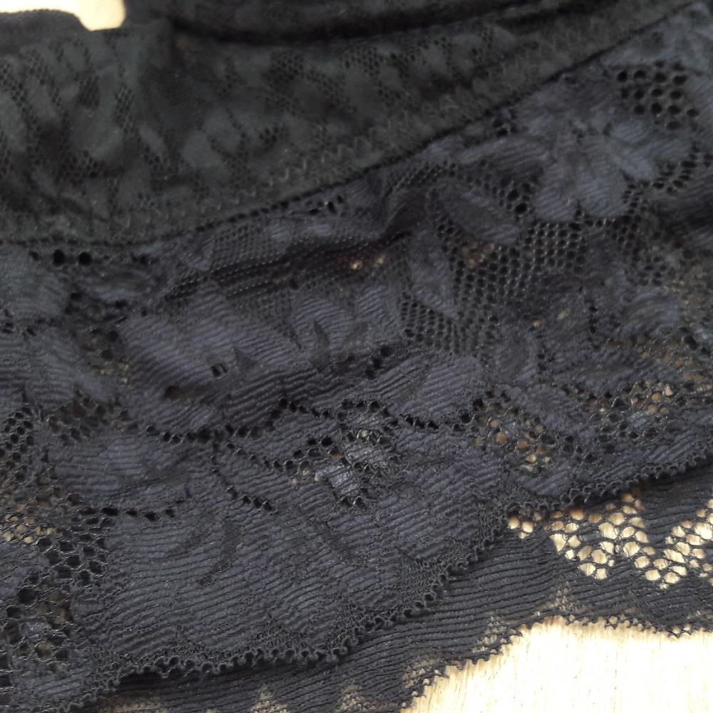 Conjunto Strappy em Microfibra e Renda