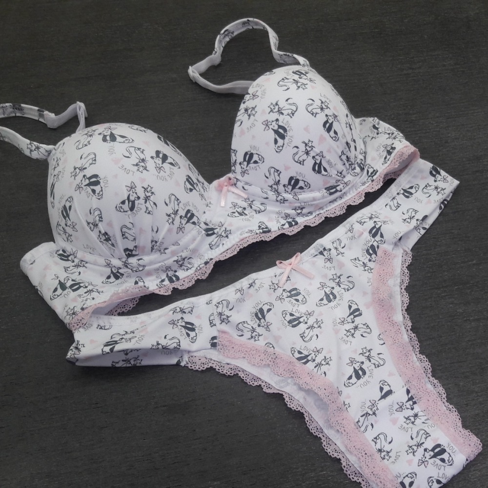 Conjunto em Microfibra Estampada e Renda