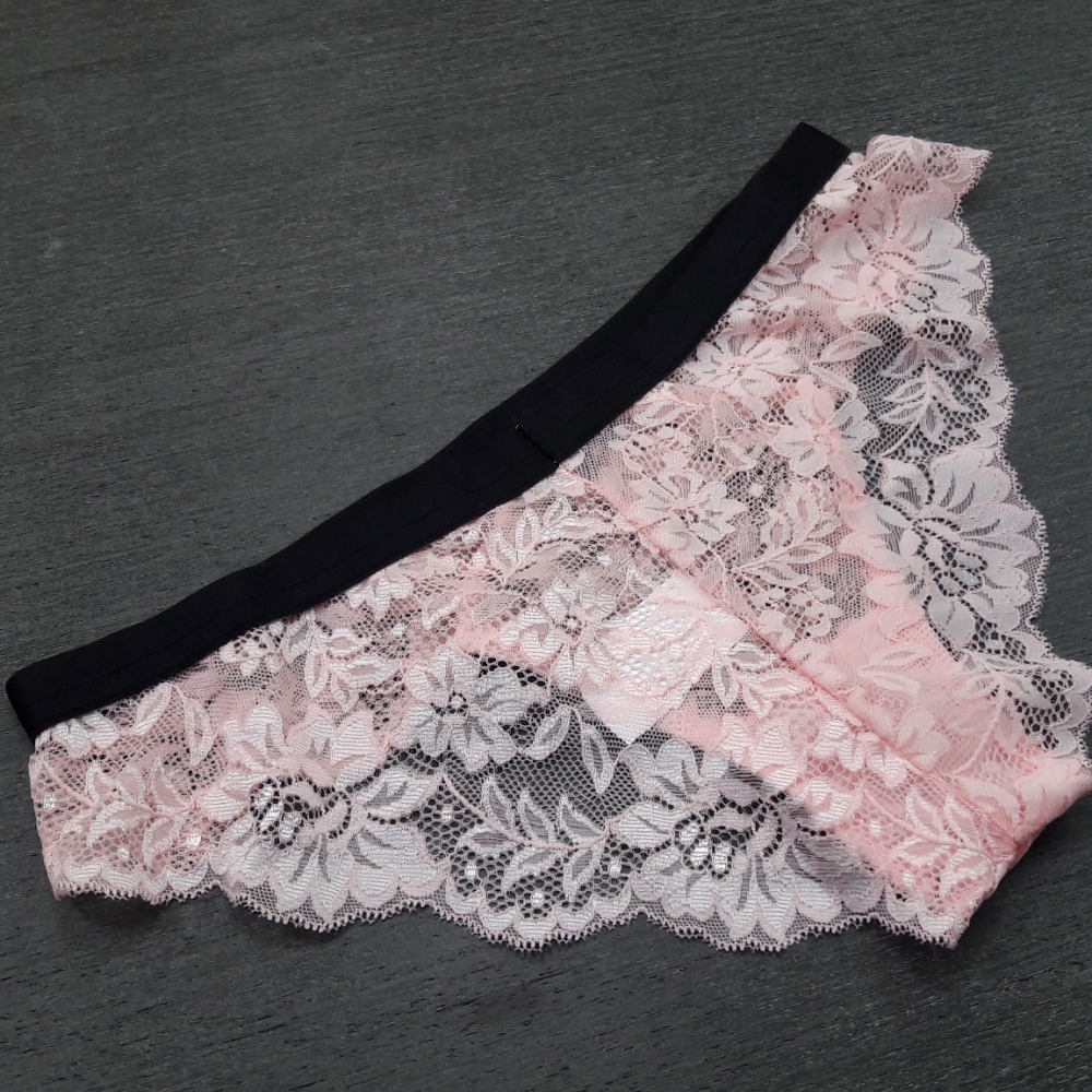 Calcinha em Renda com Elstico