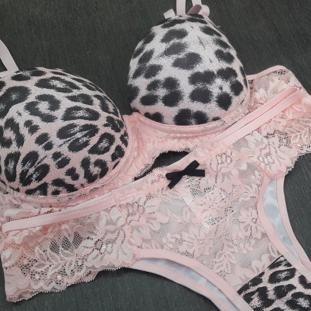 Conjunto Renda e Animal Print 