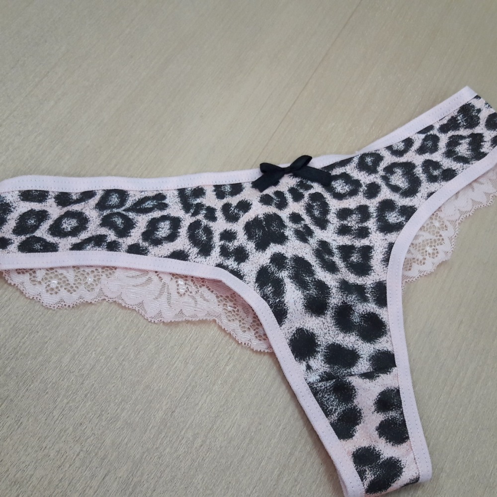 Calcinha em Microfibra e Renda Detalhe Lao