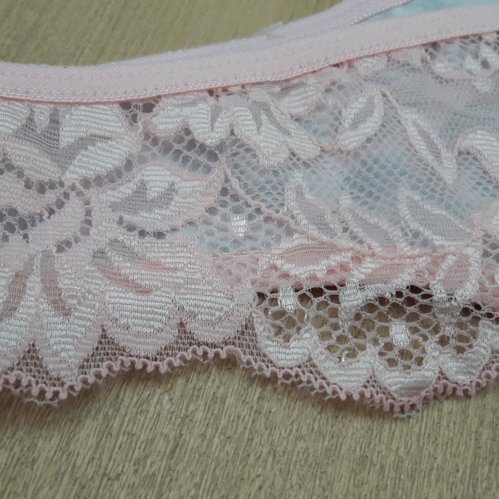 Calcinha em Microfibra e Renda Detalhe Lao