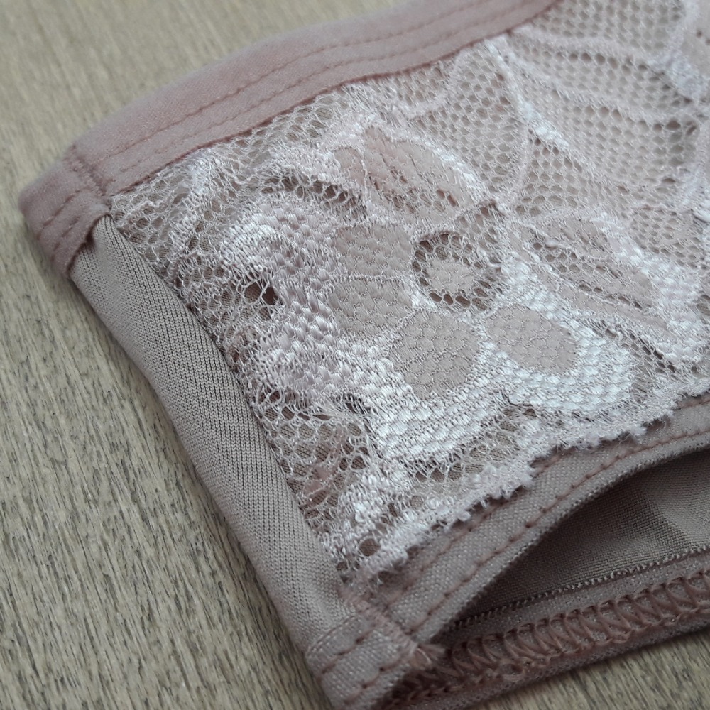 Calcinha Micro e Renda 